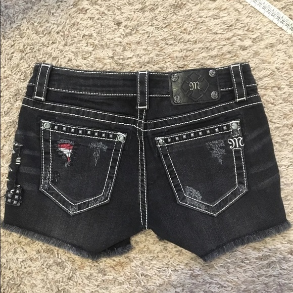 Miss Me Shorts - Picture 2 of 8